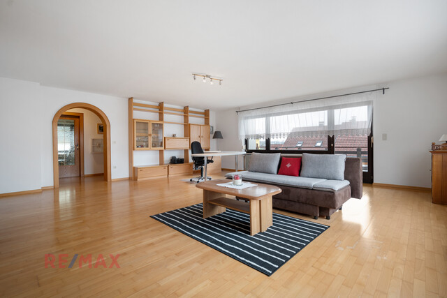 Zweiparteienhaus in Lauteracher Toplage mit fast 1.000m² Grundstück