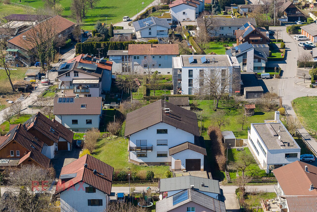 Zweiparteienhaus in Lauteracher Toplage mit fast 1.000m² Grundstück