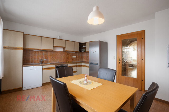 Zweiparteienhaus in Lauteracher Toplage mit fast 1.000m² Grundstück