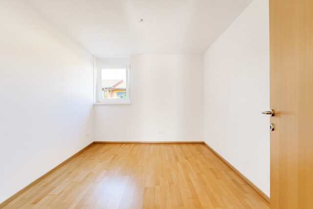 Architekten-Doppelhaushälfte mit Stil, Garten & Großzügige Terrasse im Obergeschoss