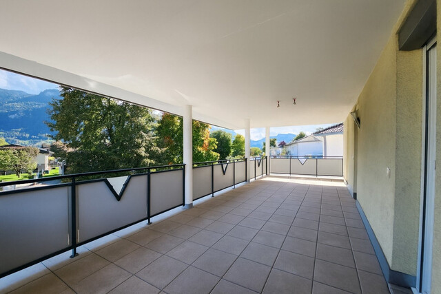 Architekten-Doppelhaushälfte mit Stil, Garten & Großzügige Terrasse im Obergeschoss