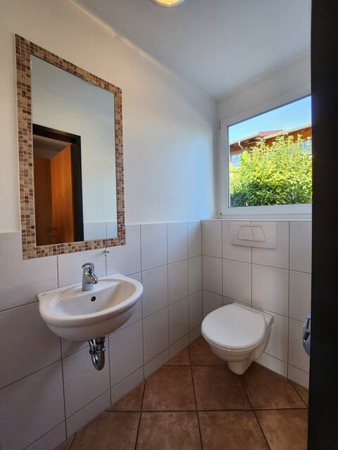 Architekten-Doppelhaushälfte mit Stil, Garten & Großzügige Terrasse im Obergeschoss