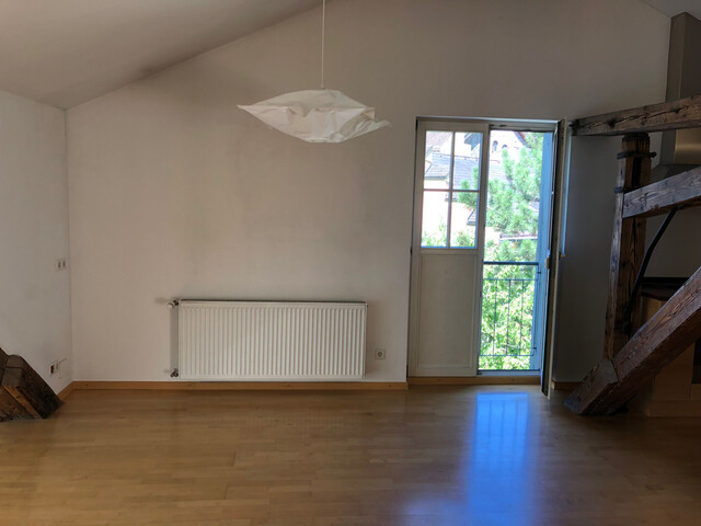 Möblierte Dachgeschosswohnung zur Kurzzeitmiete mitten in der Stadt zu vermieten!