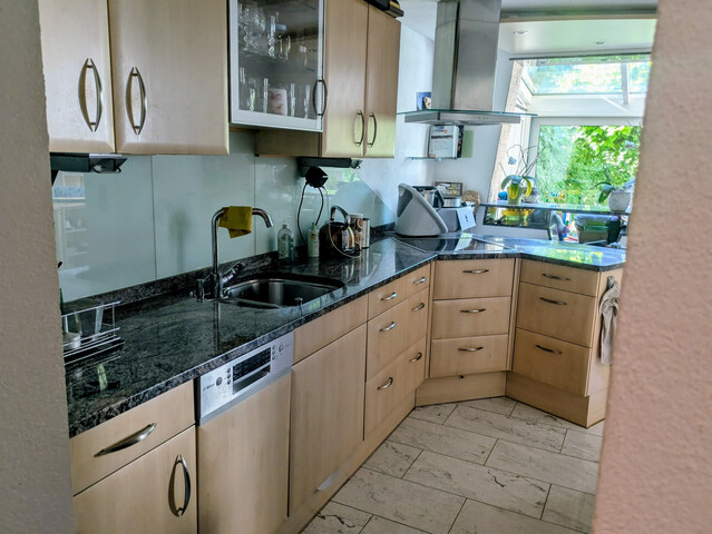 Wohnung mit Garage, Stellplatz und Garten in Top-Lage!