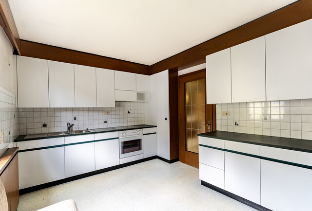 Für Handwerker mit Ausbauqualitäten - Wohnhaus mit 2 Wohnungen und zusätzlichem Bauplatz