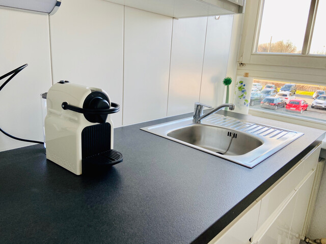 Charmante voll möblierte 2-Zimmer-Stadtwohnung direkt am See