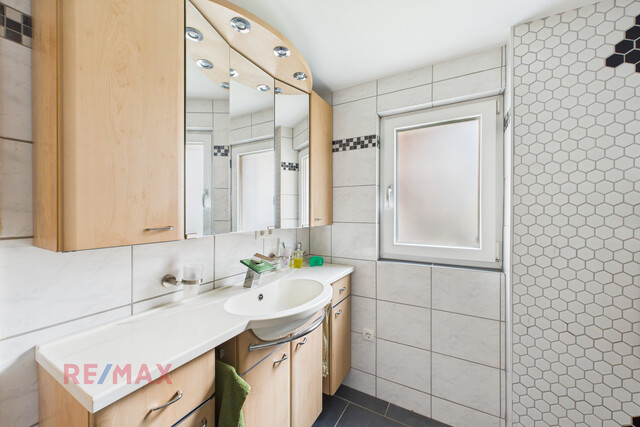 Felsenfest investieren – Zinshaus mit Naturkulisse