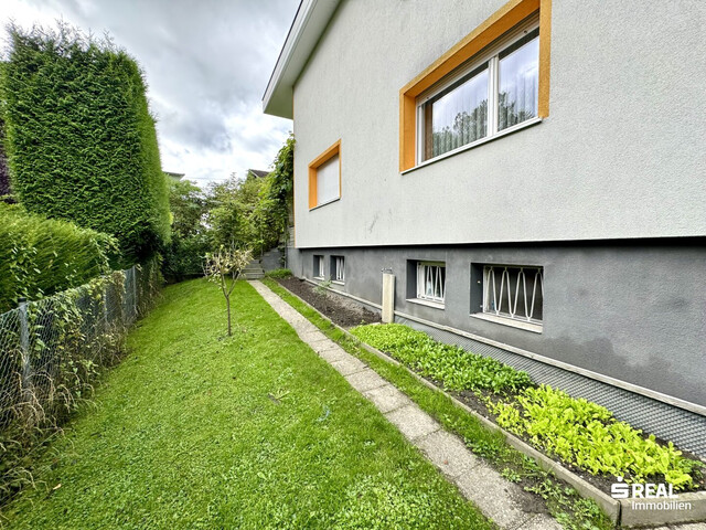 Modernisiertes Mehrfamilienhaus mit zwei großzügigen Wohnungen