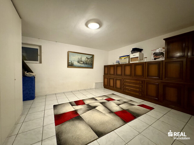 Modernisiertes Mehrfamilienhaus mit zwei großzügigen Wohnungen