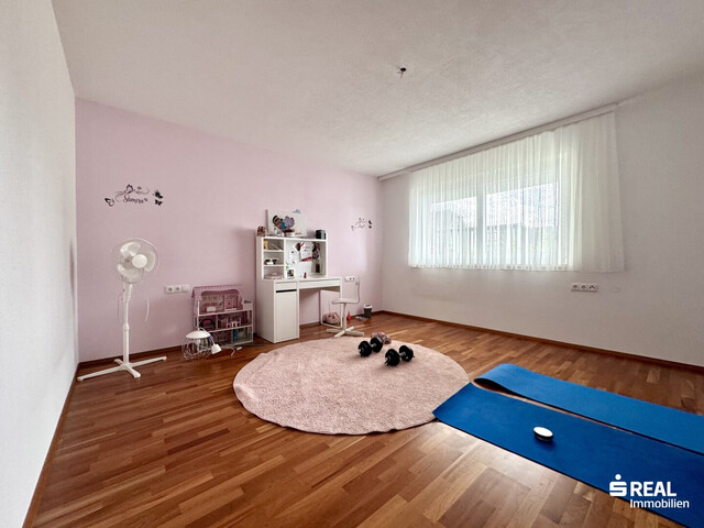 Modernisiertes Mehrfamilienhaus mit zwei großzügigen Wohnungen