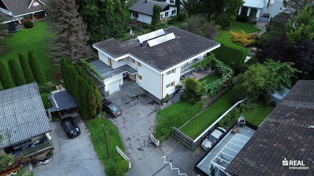 Modernisiertes Mehrfamilienhaus mit zwei großzügigen Wohnungen