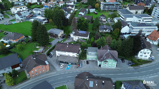 Modernisiertes Mehrfamilienhaus mit zwei großzügigen Wohnungen