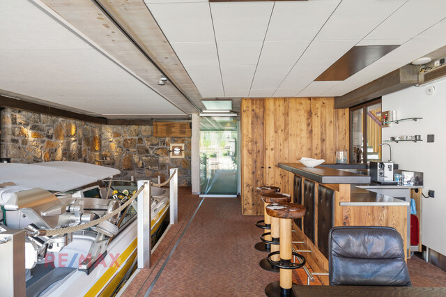 Direkt am Wasser: Exklusives Bootshaus mit Luxuskomfort