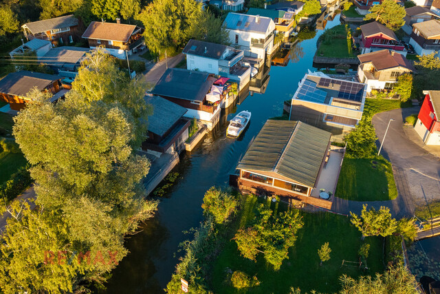 Direkt am Wasser: Exklusives Bootshaus mit Luxuskomfort