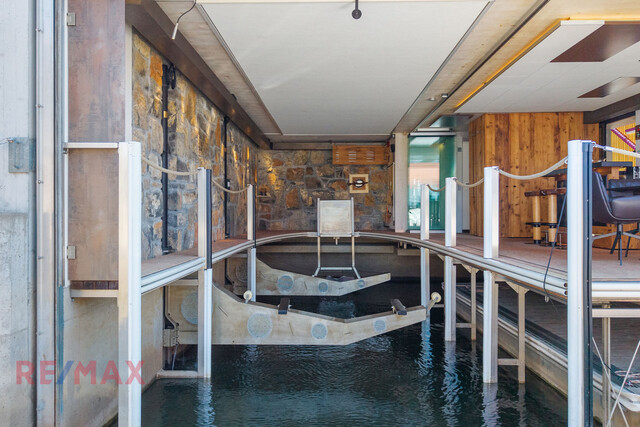 Direkt am Wasser: Exklusives Bootshaus mit Luxuskomfort