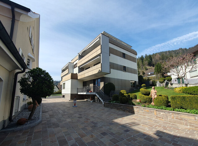 Charmante Gewerbefläche in attraktiver Hanglage