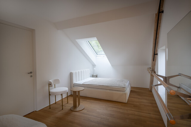 Dachgeschosswohnung in historischer Villa