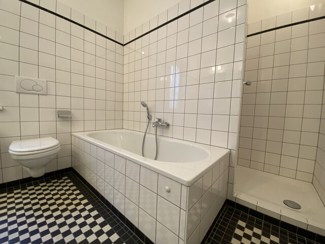 "ohne Provision" helle 2,5 Zimmer Wohnung in zentraler Lage