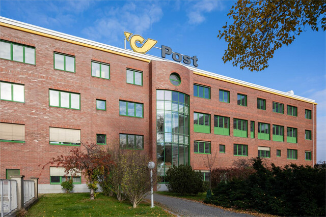 Große Bürofläche mit flexibler Raumaufteilung - PKW-Stellplätze möglich