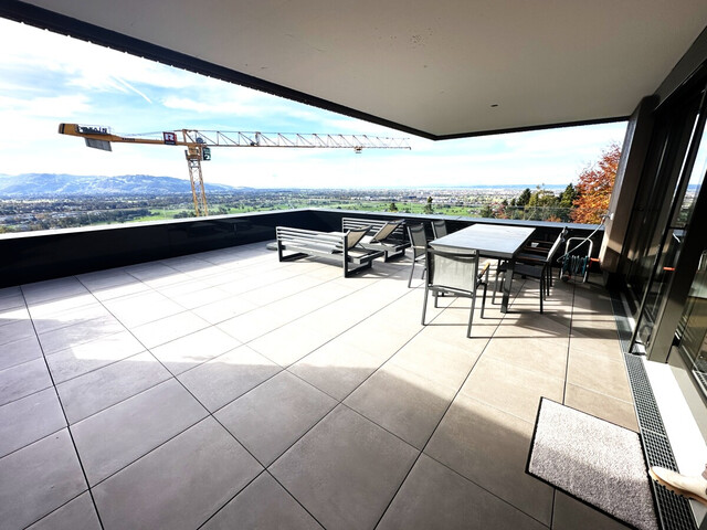 Exklusive 4-Zimmer-Wohnung mit traumhaftem Blick auf das Rheintal bis zum Bodensee