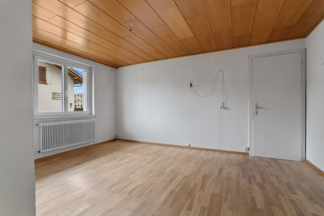 Bebautes Grundstück mit Einfamilienhaus in idyllischer Familienlage