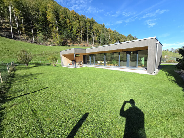 Moderner Bungalow mit großem Garten in schöner und ruhiger Lage (Emser Reute) zu mieten!
