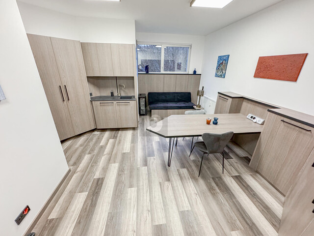 ERSTBEZUG IN ZENTRALER LAGE MIT 4 BÜRO EINHEITEN