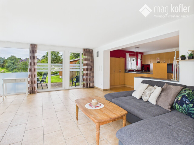 Wohnen mit Weitblick – Zweifamilienhaus mit Gartenidylle mitten in Feldkirch