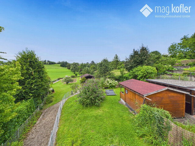 Wohnen mit Weitblick – Zweifamilienhaus mit Gartenidylle mitten in Feldkirch