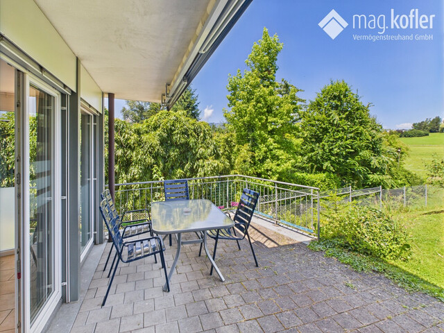 Wohnen mit Weitblick – Zweifamilienhaus mit Gartenidylle mitten in Feldkirch