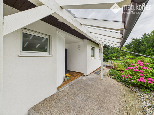 Wohnen mit Weitblick – Zweifamilienhaus mit Gartenidylle mitten in Feldkirch