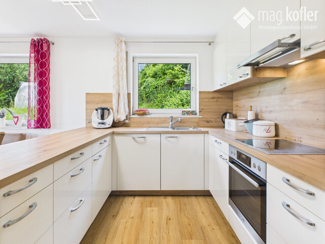 Wohnen mit Weitblick – Zweifamilienhaus mit Gartenidylle mitten in Feldkirch