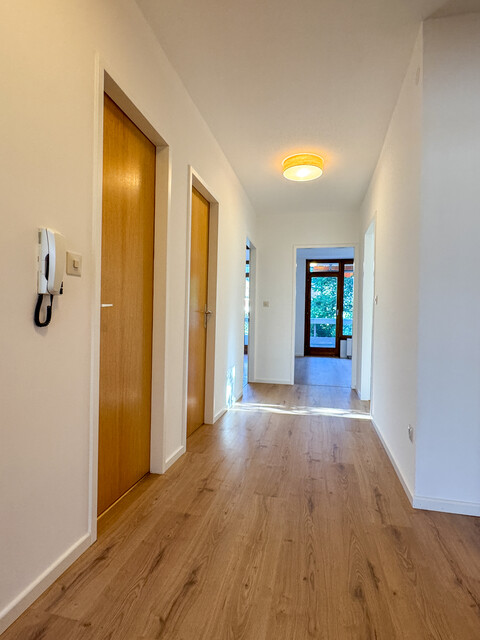 Sonnige 4,5 Zimmer-Wohnung mit schöner Terrasse und traumhaftem Bergblick!