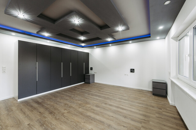 Bungalow mit Garagengebäude 