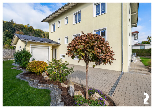 MEHRFAMILIENHAUS  I BLUDESCH I 790 m² GST  I