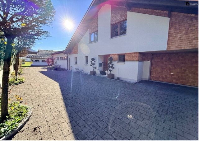 Nüziders: Einfamilienhaus mit Garten - Premium-Immobilie – Wohnjuwel mit Wintergarten, Wellnessbereich & Traumgarten