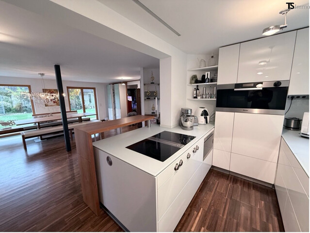 Nüziders: Einfamilienhaus mit Garten - Premium-Immobilie – Wohnjuwel mit Wintergarten, Wellnessbereich & Traumgarten