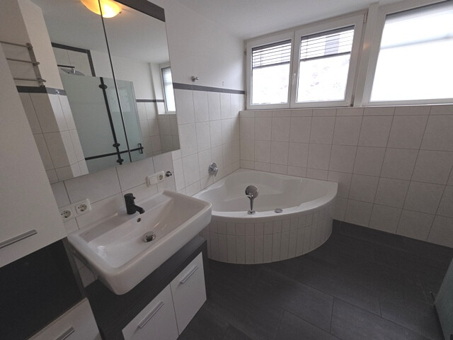 Preiswerte 4 1/2 – Zimmer – Wohnung in zentrumsnaher und sonniger Lage von Hohenems zu kaufen!