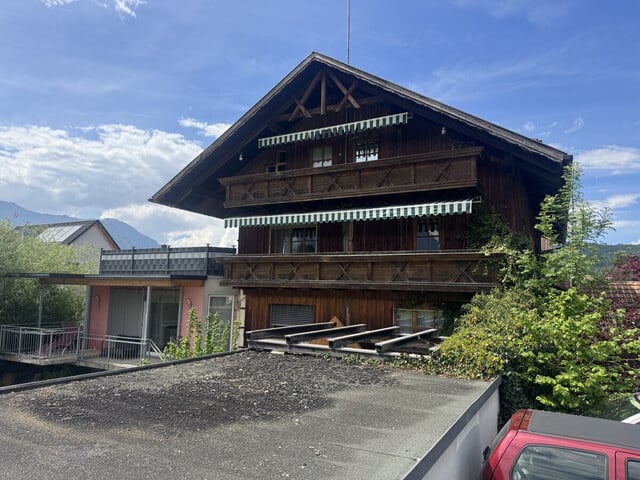 Charmante Altbau-Dachgeschosswohnung in zentraler Lage von Satteins
