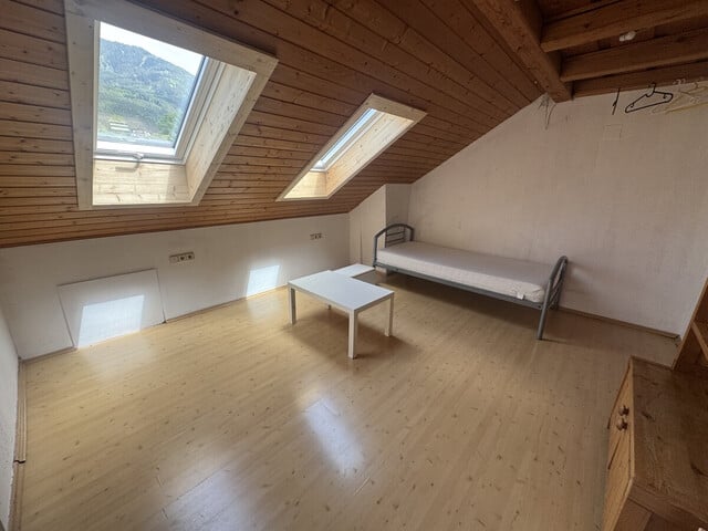 Charmante Altbau-Dachgeschosswohnung in zentraler Lage von Satteins