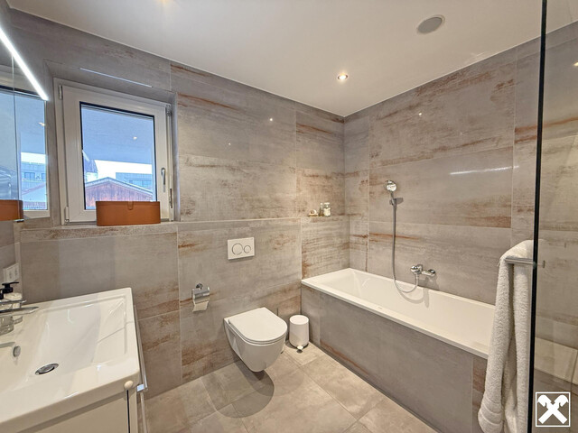 Neuwertige, exklusive 3 Zimmer Gartenwohnung!