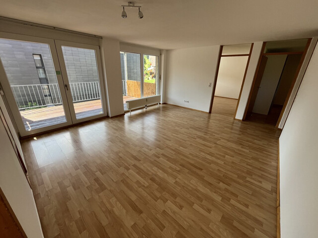 Große Wohnung mit ca. 152 m² sowie Balkon und Carport