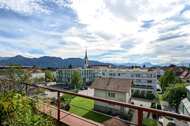 Grosszügige Dachgeschosswohnung zu verkaufen