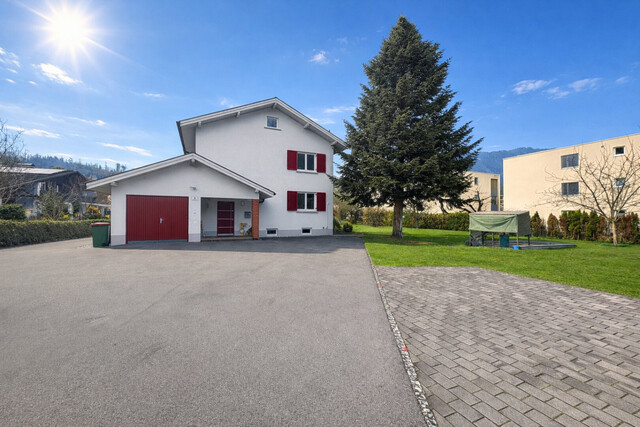 Stilvolles Einfamilienhaus mit Landhaus-Charakter in Tosters