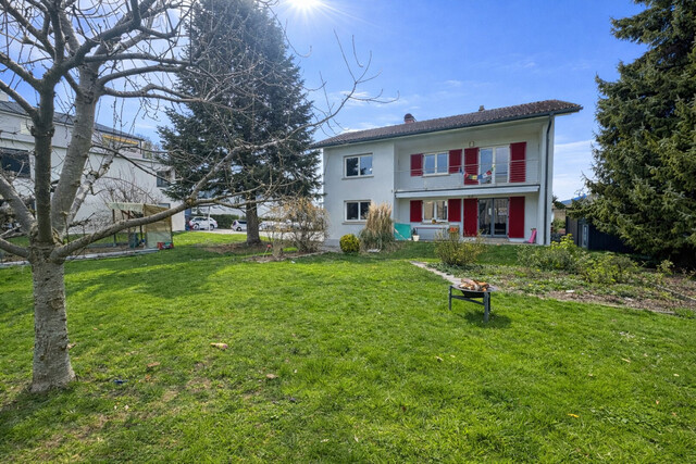 Stilvolles Einfamilienhaus mit Landhaus-Charakter in Tosters