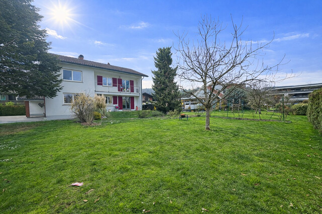 Stilvolles Einfamilienhaus mit Landhaus-Charakter in Tosters