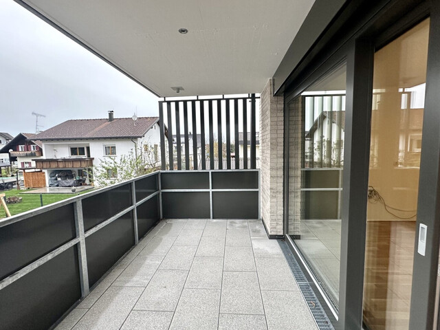 Höchst: Moderne 2-Zimmer-Wohnung mit großer Terrasse
