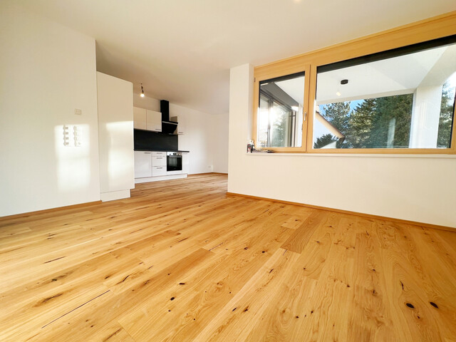 Neuwertige und helle 2-Zimmerwohnung im Erdgeschoss