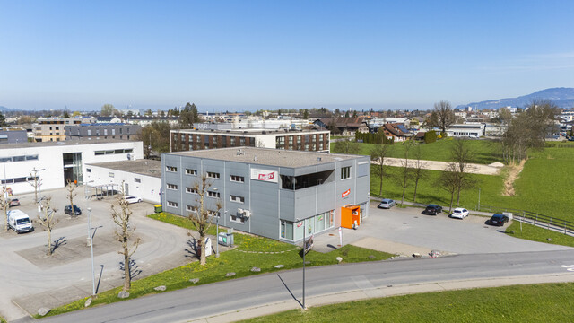Repräsentative Gewerbehalle in Dornbirn – Moderne Architektur mit
hervorragender Anbindung