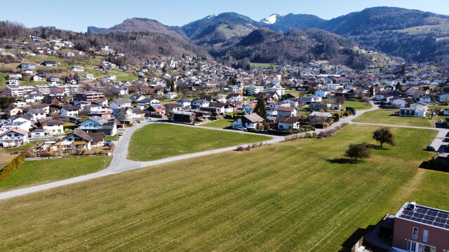 Neues Einfamilienhaus mit Traumgarten in sonniger Lage!